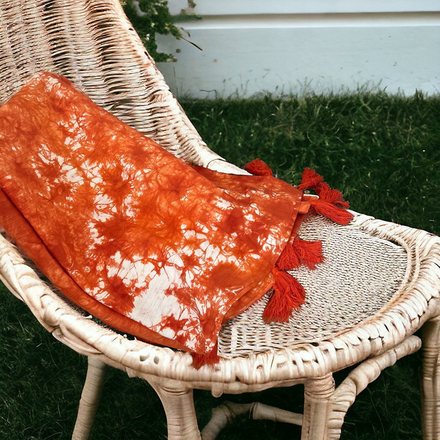 Tie dyed orange textured throw blanket/bedcover with tassels