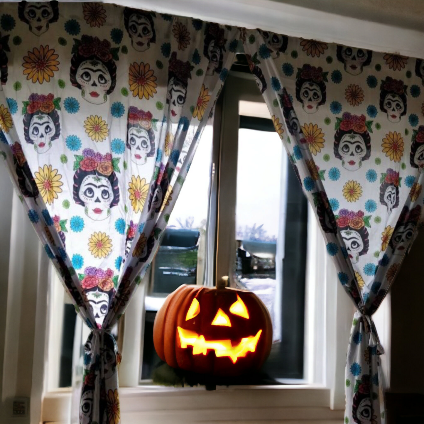 Halloween with Frida - Spooky chic curtains