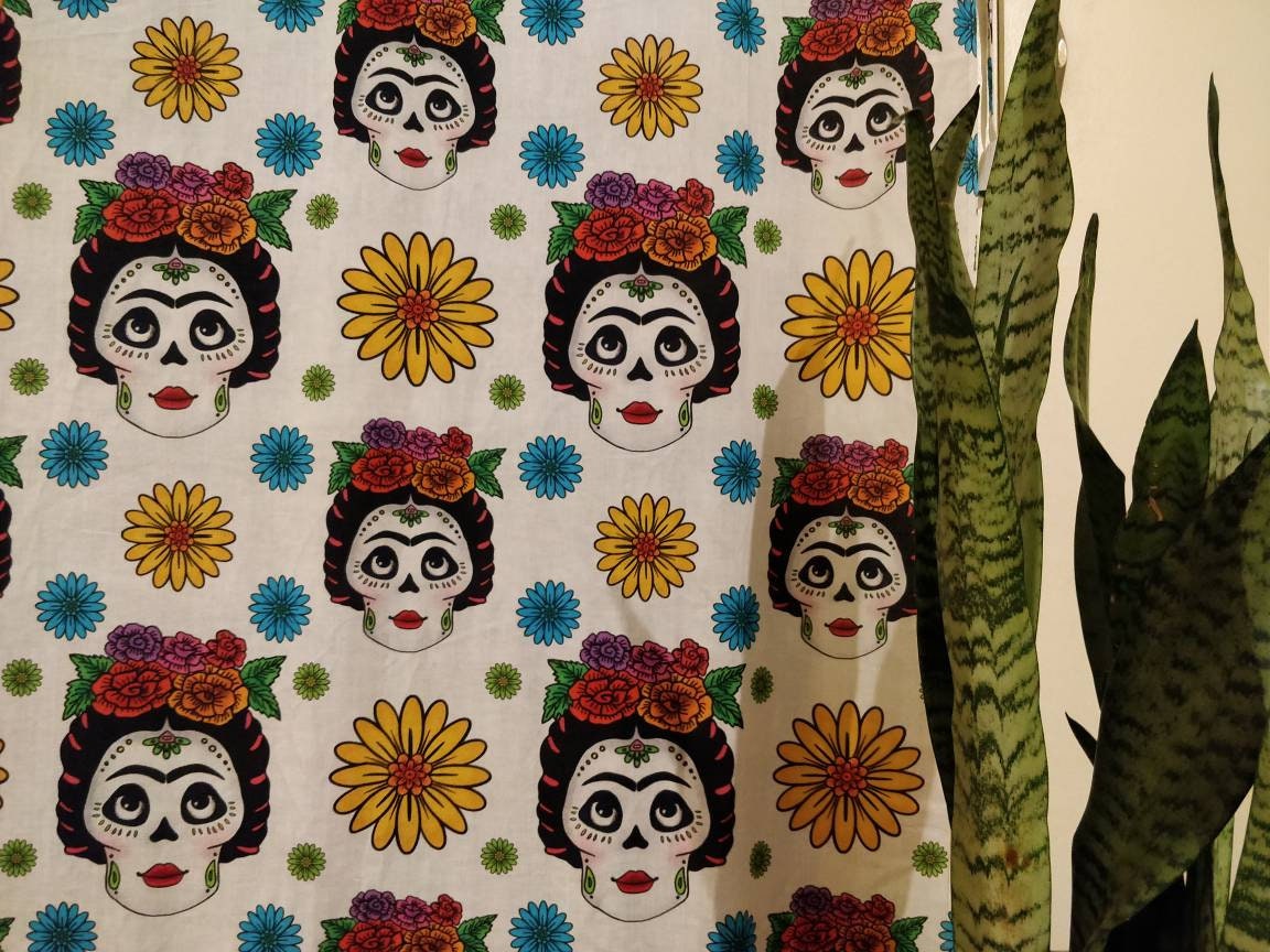 Halloween with Frida - Spooky chic curtains