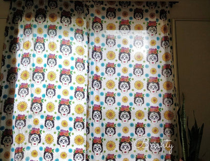 Halloween with Frida - Spooky chic curtains